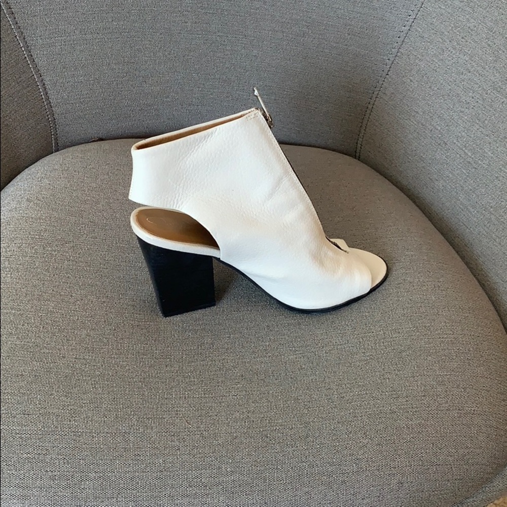 Shoes - Picture 2 of 4